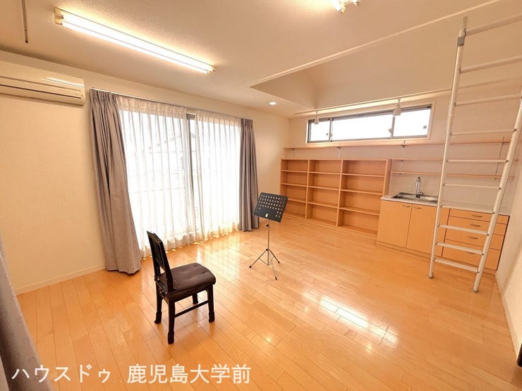 趣味部屋として最適。
ミニキッチン付きで、長時間の練習も快適に過ごせます♪