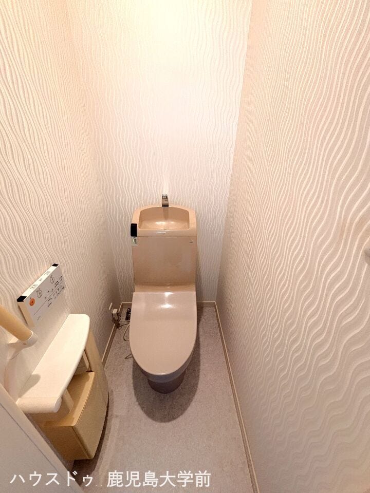 2階にも清潔感あふれるトイレを完備。
