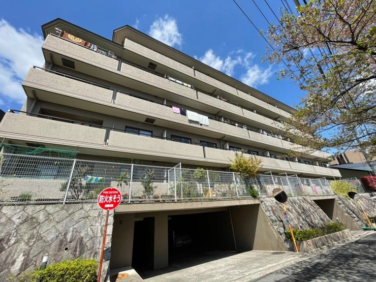 生駒駅から徒歩7分なので、毎日の通勤や通学にも便利です◎