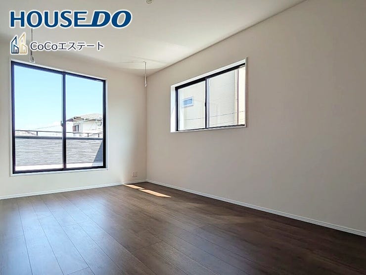 □■洋室■□
7.5帖の洋室です♪
光が取り込みやすい2面採光のお部屋です。日当たり・風通し良好です♪WIC付き。