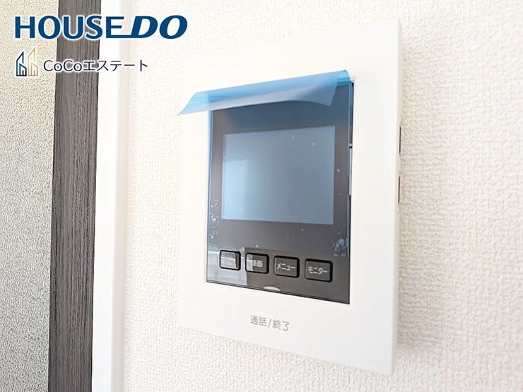 □■TVモニター付きインターホン■□
来客時にも安心♪
お子様の留守番時もモニターで確認で出来るので防犯性も◎