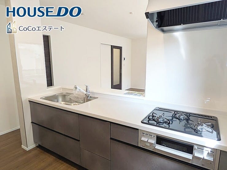 □■キッチン■□
お料理をもっと効率的に♪
浄水器付き蛇口、グリル付き3口コンロと充実の設備が標準装備です。