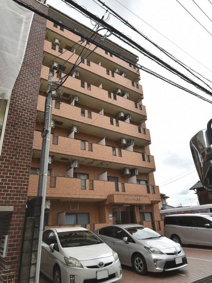 外観を南東側より撮影