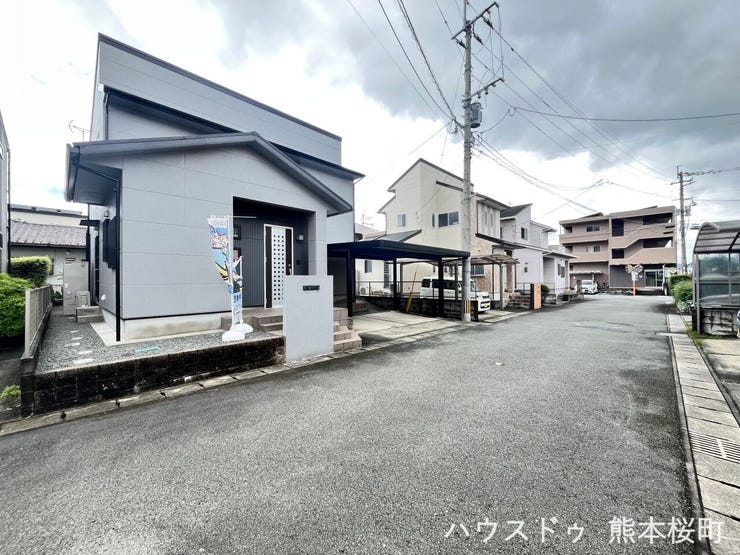 ■理想を叶える新しい暮らしの舞台■高いデザイン性と機能性を兼ね備えた住まい。ここで、家族の新しい物語が始まります。