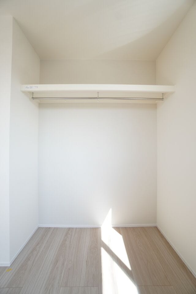 同型写真(クローゼット)