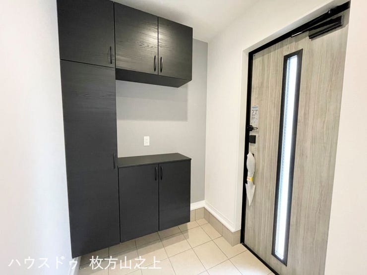 玄関収納付きで使い勝手良好