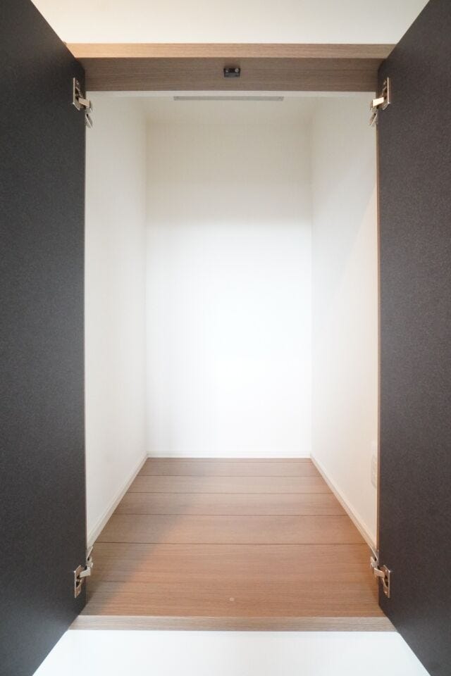 同型 廊下収納