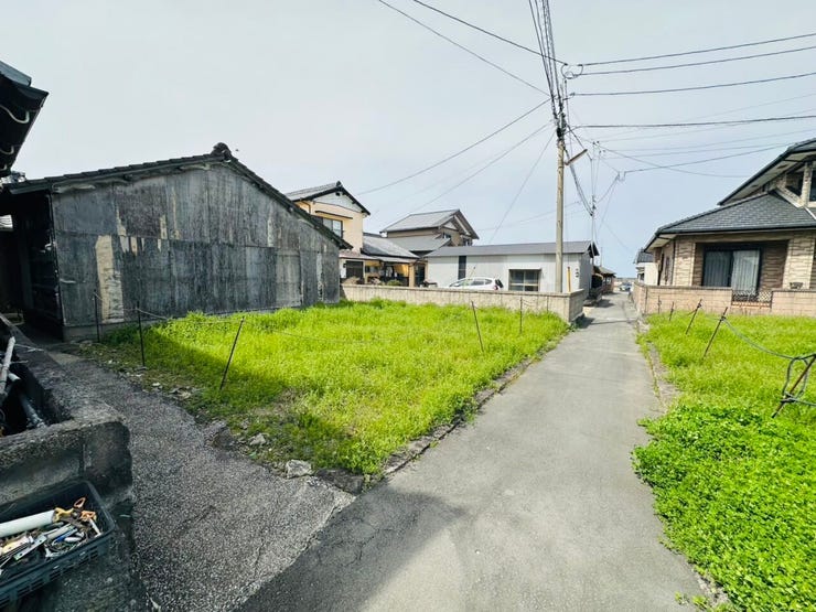 地目変更後(畑→宅地)お引渡しが可能です。