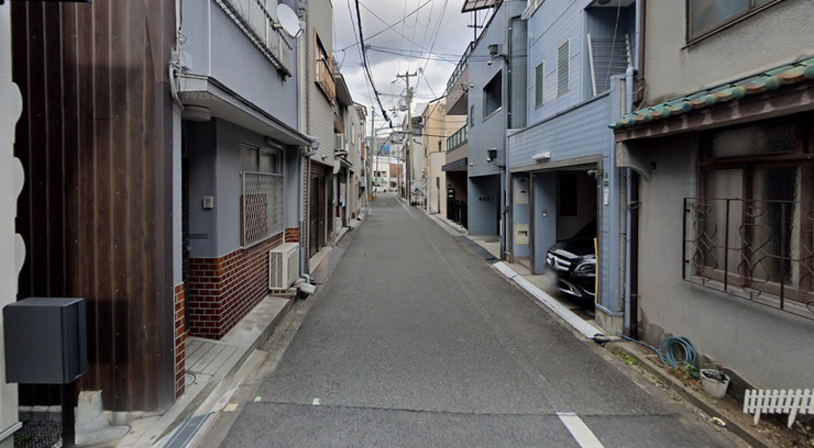 【前面道路含む現地写真】