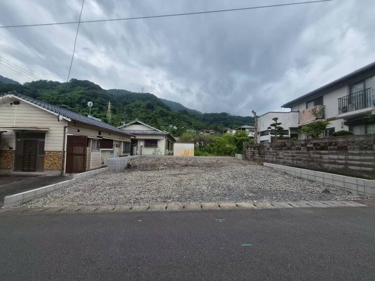 【外観】
現在建築中◎
シックな外観が11月には完成予定です♪
同施工会社の完成物件で内覧可能ですので、お問合せ下さい!
