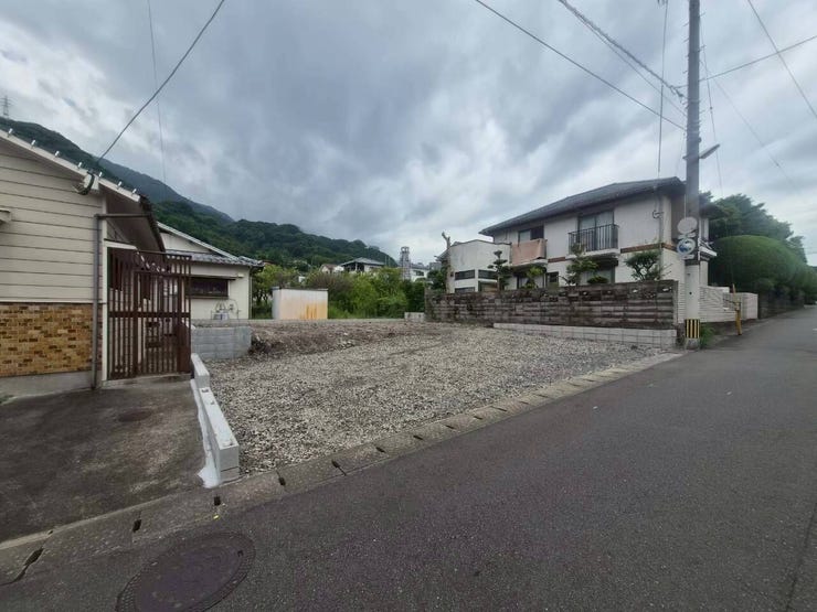 現在建築中◎
シックな外観が11月には完成予定です♪
同施工会社の完成物件で内覧可能ですので、お問合せ下さい!