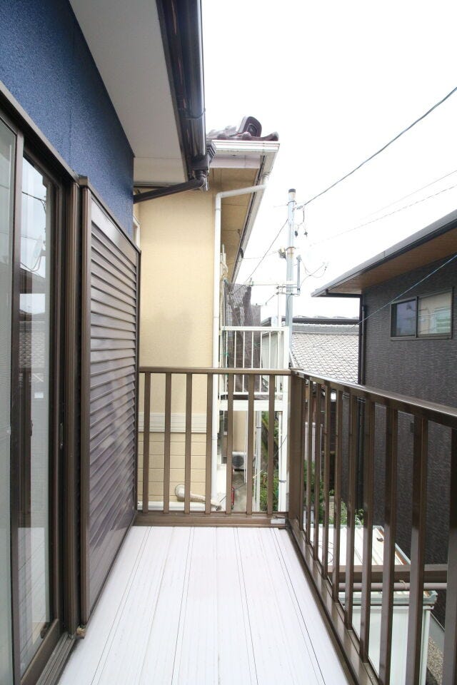 南向きのバルコニーで日当たり良好です。
洗濯物も良く乾きそうですね。