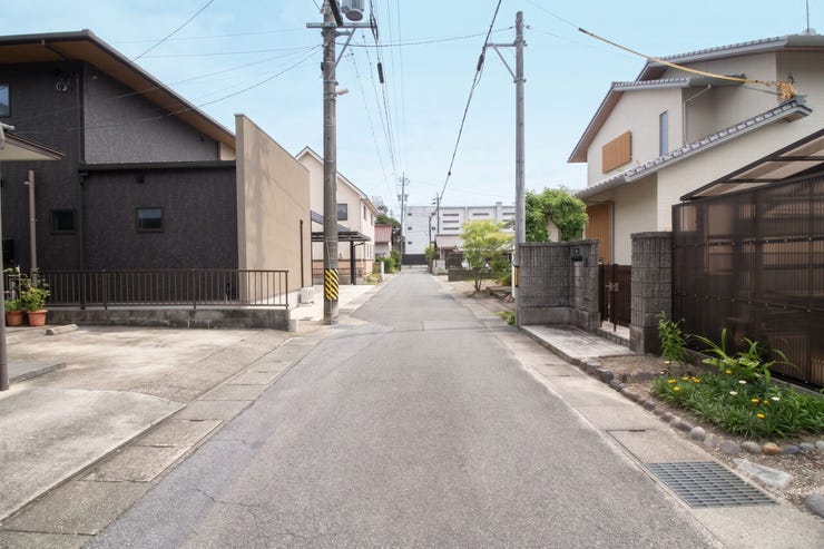 軽自動車やコンパクトカーなど小回りの利くお車での通行が便利です。