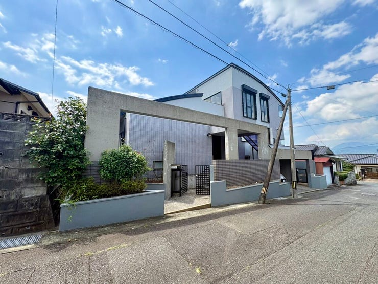 【外観】
■所在地:小郡市津古
■建物構造:木造
■駐車台数:2台
■現況:空
■引渡日:即