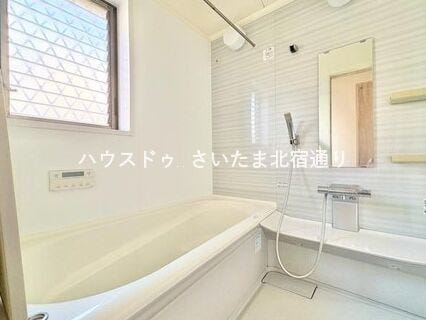 ◇売却査定相談◇
「急な転勤」「相続による売却」「金銭的な理由」など住まいの売却をそれぞれです。
仲介はもちろんのこと、弊社独自のネットワークで買取案件もご相談できます!