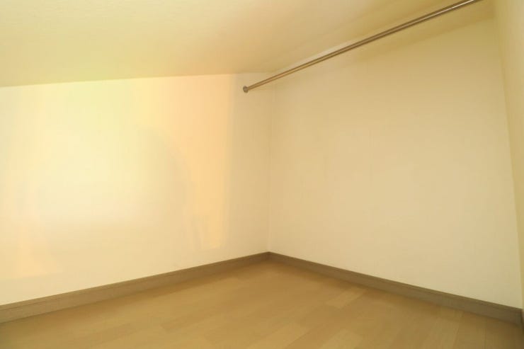 本城町 中古戸建 【ロフト】
ロフトにはハンガーパイプ付でかける収納が可能です