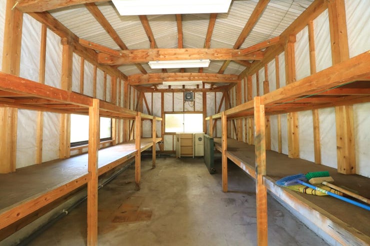 本城町 中古戸建 【倉庫】
広々とした倉庫です！趣味のものだけでなく、仕事道具なども収納が可能です！