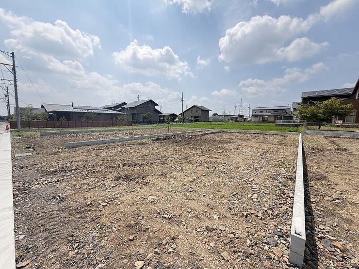 完成前の物件に限り、カラー選択やオプション工事 などのサービス特典が受けられる場合がございます。詳しくお知りになりたい方はお気軽にお問合せください。