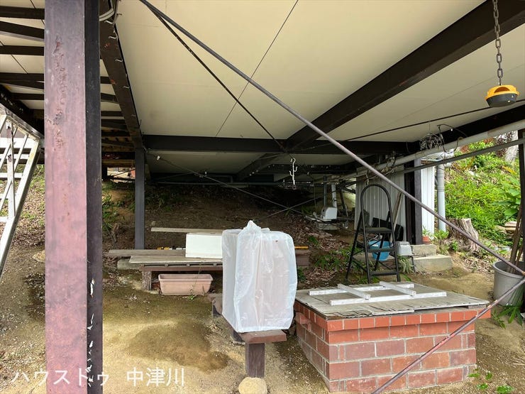 床下のスペースではBBQ等楽しめます。