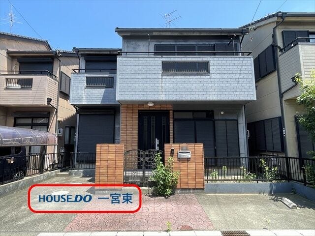 【外観】
名鉄尾西線 「奥町」 駅 徒歩9分、
学区:小信中島小学校 徒歩20分、
尾西第三中学校 徒歩6分、
1997年築4LDKの中古戸建です。