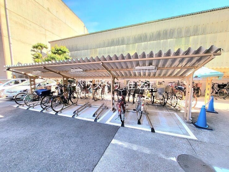 ★駐輪場も区画数はたくさんございます。空き状況の確認はお気軽にお申し付け下さい。