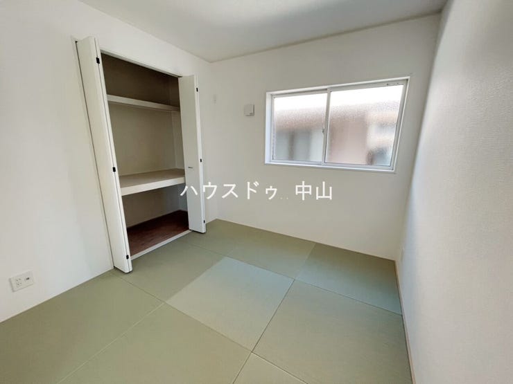 \暮らしにゆとりをもたらす和の空間/
客間や寝室、お子さまの遊び場、在宅ワークにも活躍する万能な和室。落ち着きある空間として使いやすく、暮らしの幅を広げてくれます。