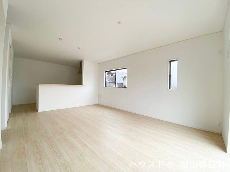 ■安らぎと笑顔の中心地■陽光が優しく降り注ぎ、会話が自然と弾む。ここでは、毎日が特別な時間へと変わります。