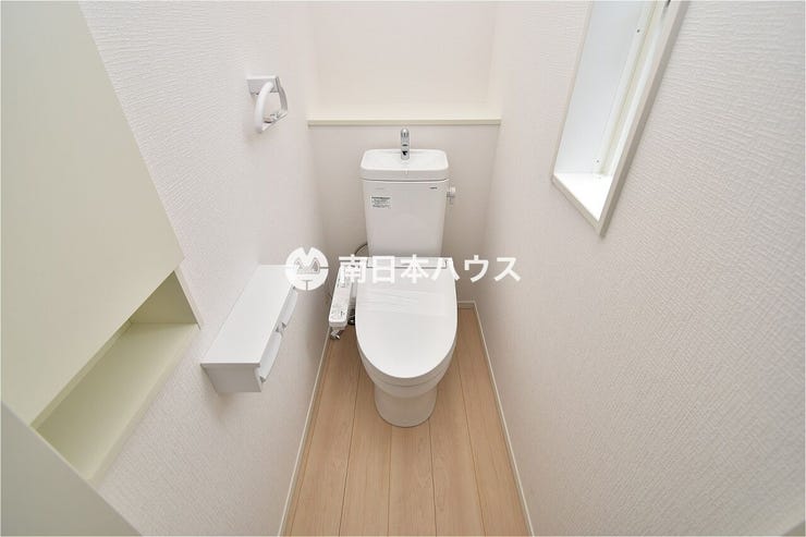 紫原５丁目 新築戸建 紫原５丁目／２区画 【トイレ同型写真】温水洗浄便座機能付き！収納付きです！2階も同仕様のトイレが設置されます♪