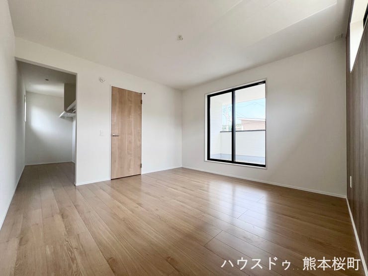 ■2階8帖洋室■心からリラックスできる静けさ、上質な眠りで、毎日をリセットします。明日への活力を養う空間です。