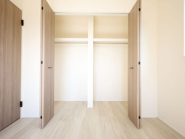 【同社施工例】全居室収納スペースあり!枕棚とハンガーパイプ付きでパッと一目で分かるきちんと整理されたクローゼットが叶います◎
