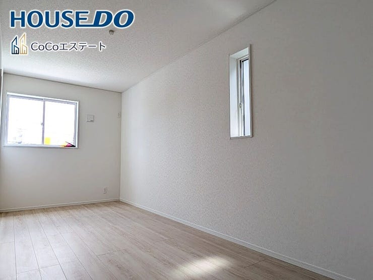 □■洋室■□
7.5帖の洋室です♪
光が取り込みやすい2面採光のお部屋です。日当たり・風通し良好です♪