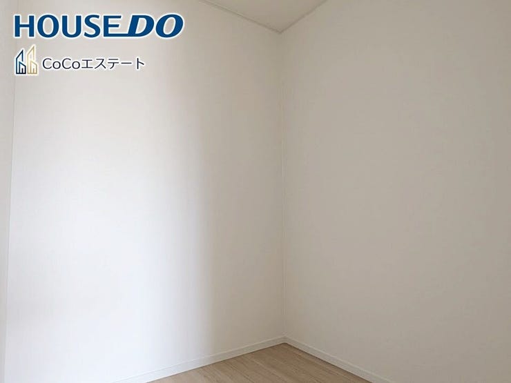 □■収納■□
ウォークインクローゼット♪
普段使いのお洋服や小物はもちろん、シーズンオフのものまでしっかり収納できる頼もしいスペースです。