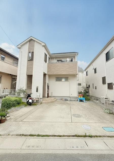 【外観】
【中古戸建 見沼区大字南中丸】
現地ご案内可能!近隣物件も合わせてご紹介可能です!
お気軽にお問い合わせください!