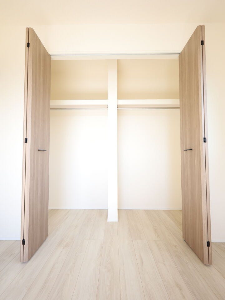【同社施工例】全居室収納スペースあり!枕棚とハンガーパイプ付きでパッと一目で分かるきちんと整理されたクローゼットが叶います◎
