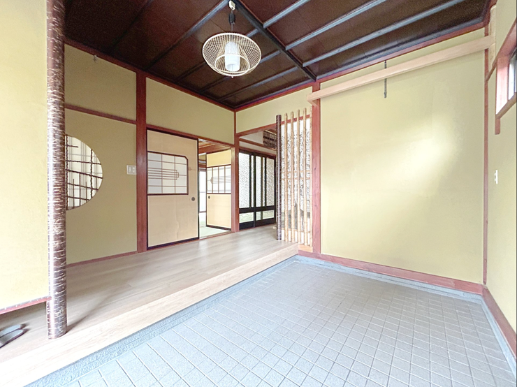 *現況販売*
玄関内観です。