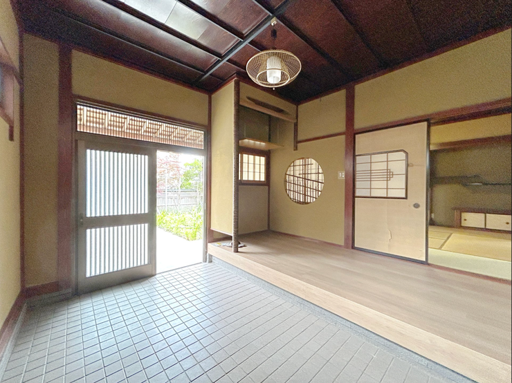 *現況販売*
別角度から撮影した玄関です。