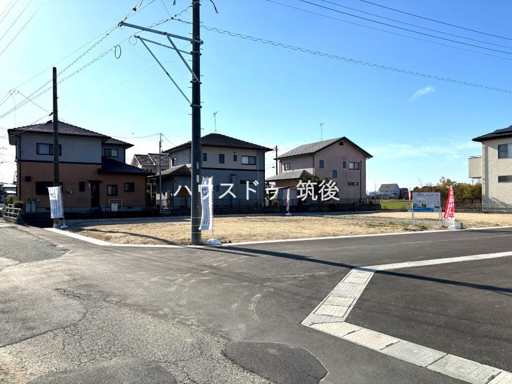 【外観】
区画全体がわかる現地写真。整形地で計画しやすい土地
