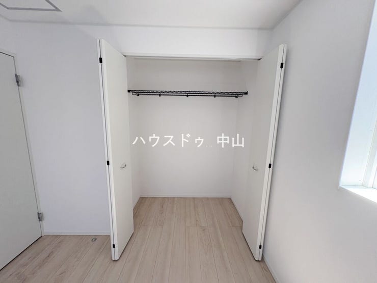 \各部屋に収納を確保/
全居室に収納スペース付きで、衣類や学用品もすっきり整理。お部屋を広く使える、暮らしやすさに配慮した住まいです。