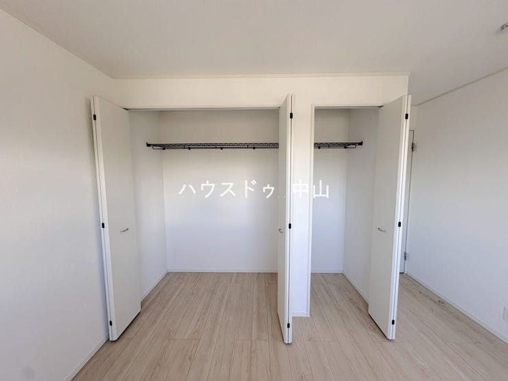 \各部屋に収納を確保/
全居室に収納スペース付きで、衣類や学用品もすっきり整理。お部屋を広く使える、暮らしやすさに配慮した住まいです。