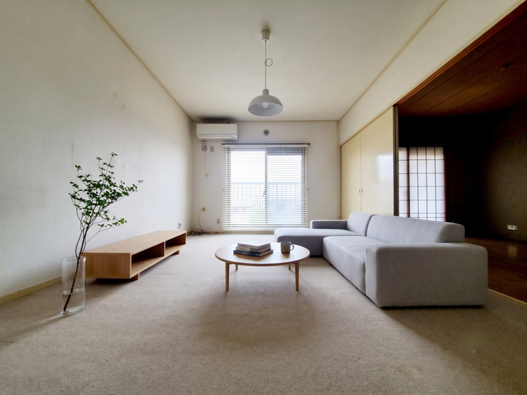 【Living】こちらの画像はAIによる家具イメージです。お部屋の雰囲気を感じてみてください♪