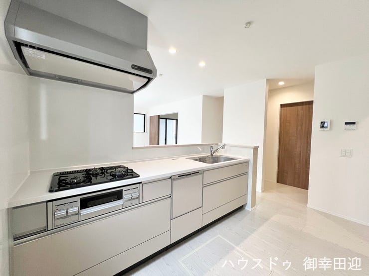 ■家族の「美味しい」が集まる舞台■高い機能性と美しいデザインを両立。料理する人も、待つ人も、笑顔になれる場所です。