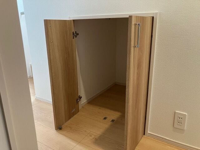 階段下スペースを使った収納