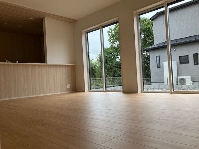 明るさを取り入れたリビング。