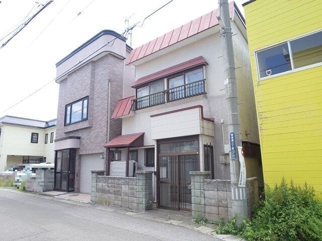 建物2棟を取り壊してお引渡しします。