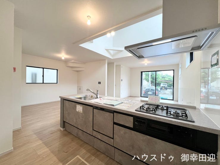 ■家族の「美味しい」が集まる舞台■高い機能性と美しいデザインを両立。料理する人も、待つ人も、笑顔になれる場所です。