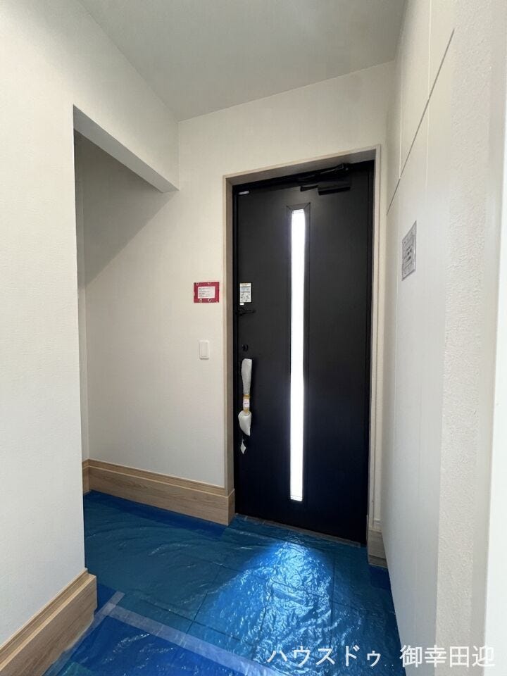 ■「ただいま」の安堵をくれる場所■訪れる人を迎え入れ、帰るたびにホッと一息つける、明るく機能的なエントランス。