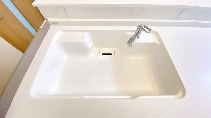 大きなシンクと調理台で、キッチンでの作業がはかどります♪