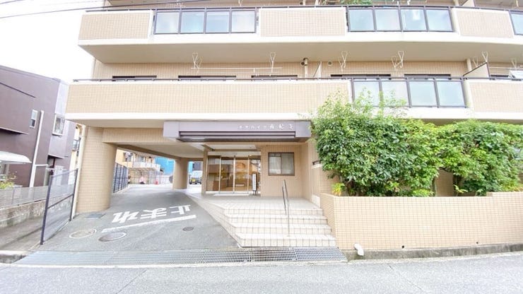 周囲の環境と調和をなす洗練された外観です◎