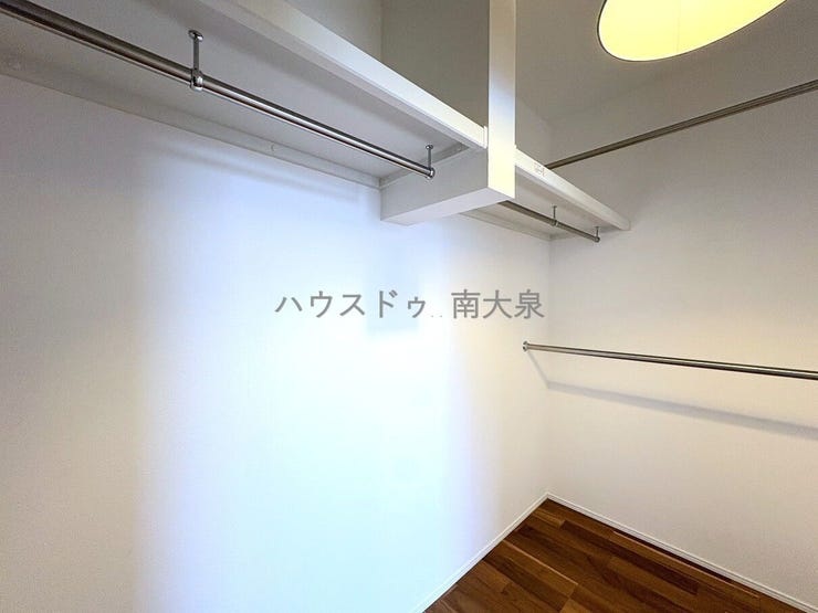 たーーーーーーぷり容量のクローゼットはおしゃれさんや家族にはもってこい!
衣替えでスペースごとに雰囲気も変えれちゃう☆