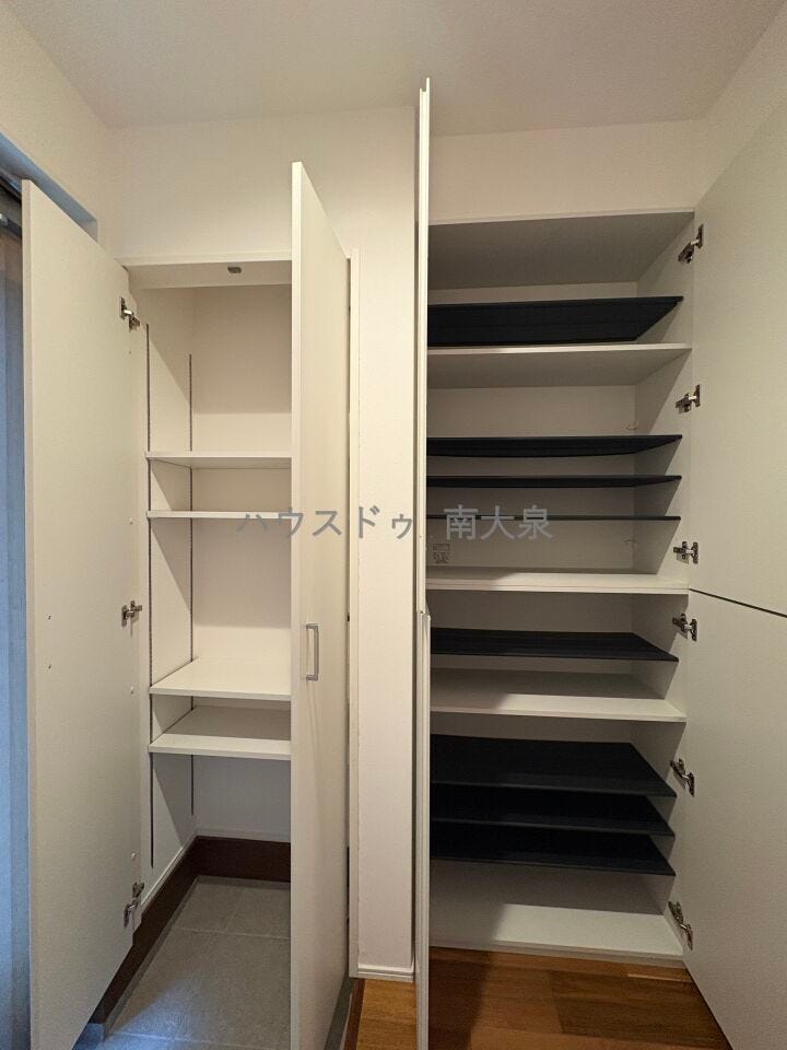 玄関にはたっぷりシューズボックス!